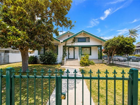 Photo of 103 S Ardmore AVE, Los Angeles, CA 90004 (MLS # PW26172226)