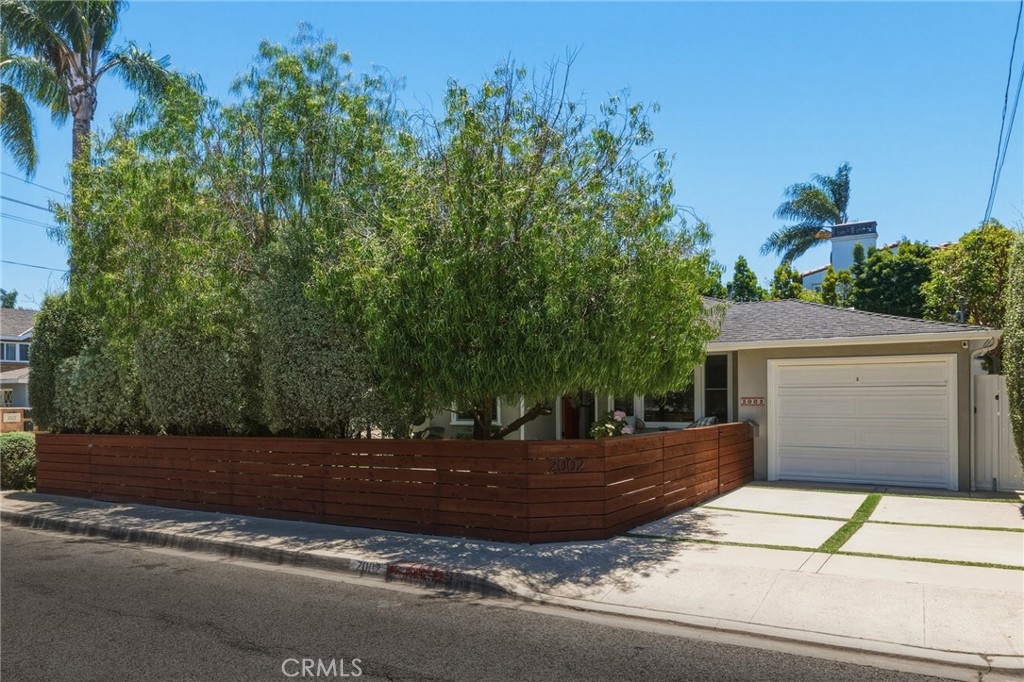 2002 Curtis Avenue