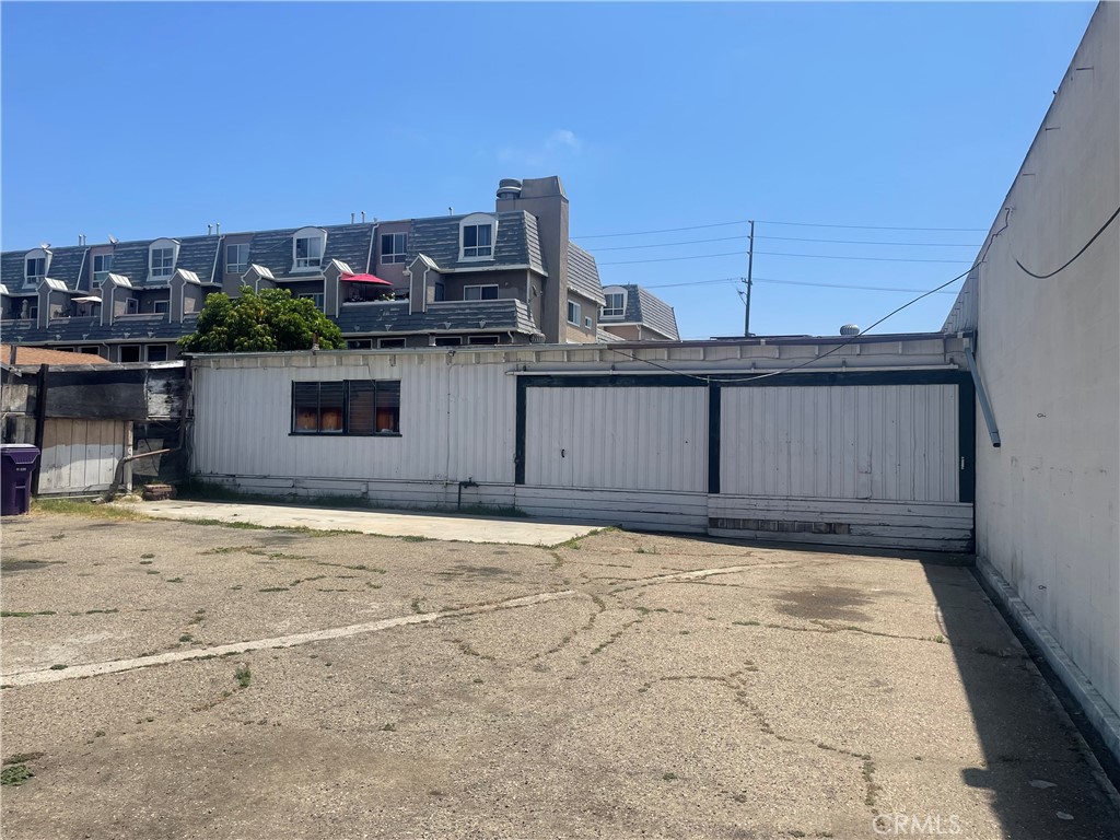 1360 Newport Avenue