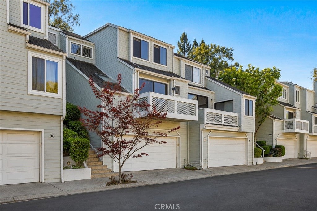 1150 W Capitol Drive 31