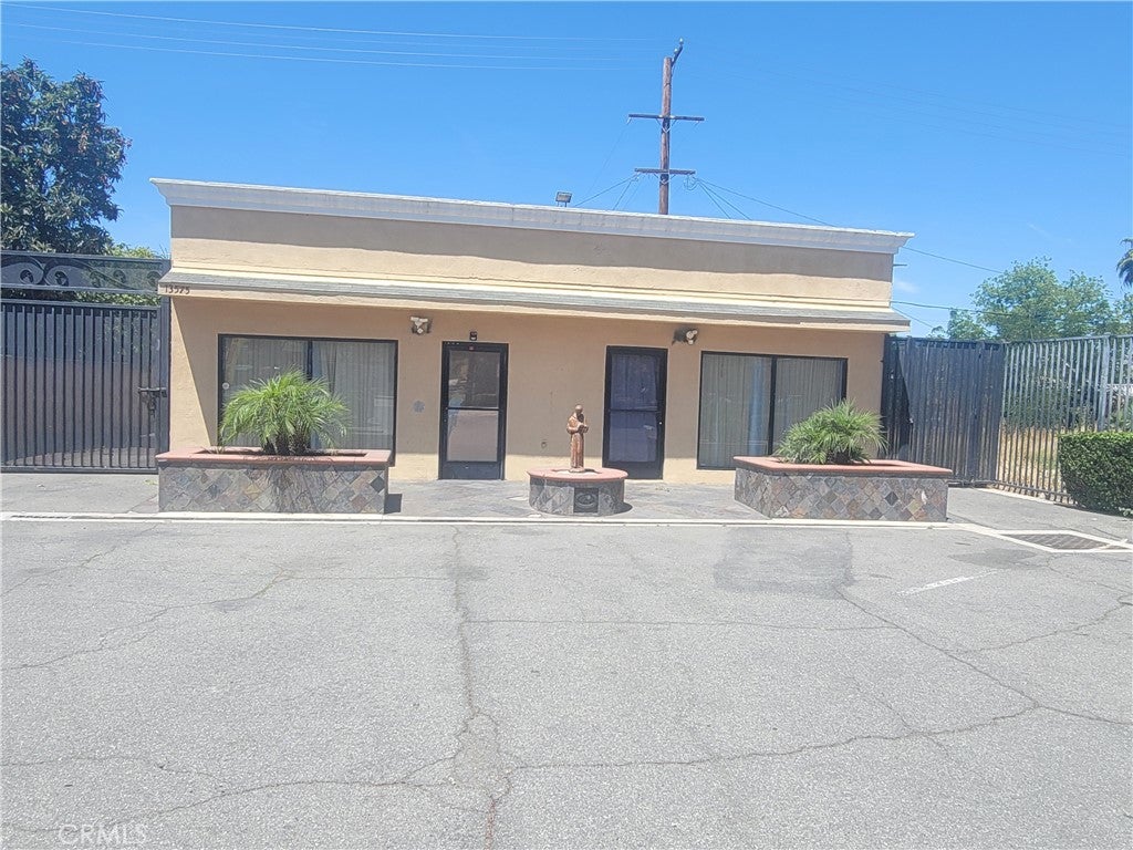 13575 Magnolia Avenue