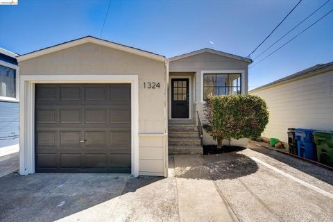 Photo of 1324 Everett St ST, El Cerrito, CA 94530 (MLS # 41134877)