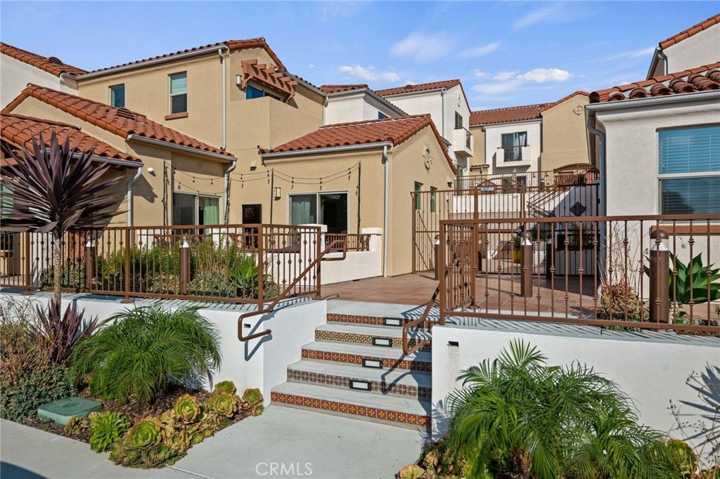 Photo of 44 Coronado Street #202, Ventura, CA 93001 (MLS # SR26126317)