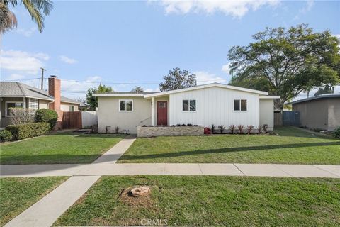 Photo of 2306 Carfax Ave, Long Beach, CA 90815 (MLS # PW25278521)
