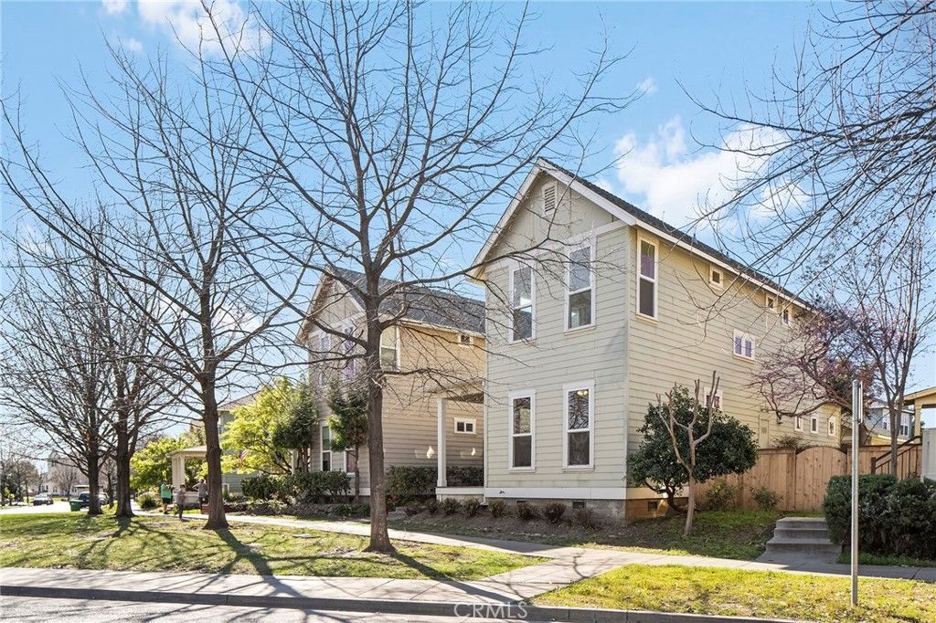 Photo of 1810 Roth St, Chico, CA 95928 (MLS # SN26057153)