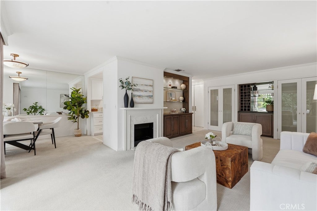 836 S Bundy Drive