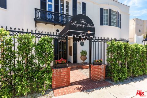 Photo of 1014 N Doheny Drive, West Hollywood, CA 90069 (MLS # 26655989)