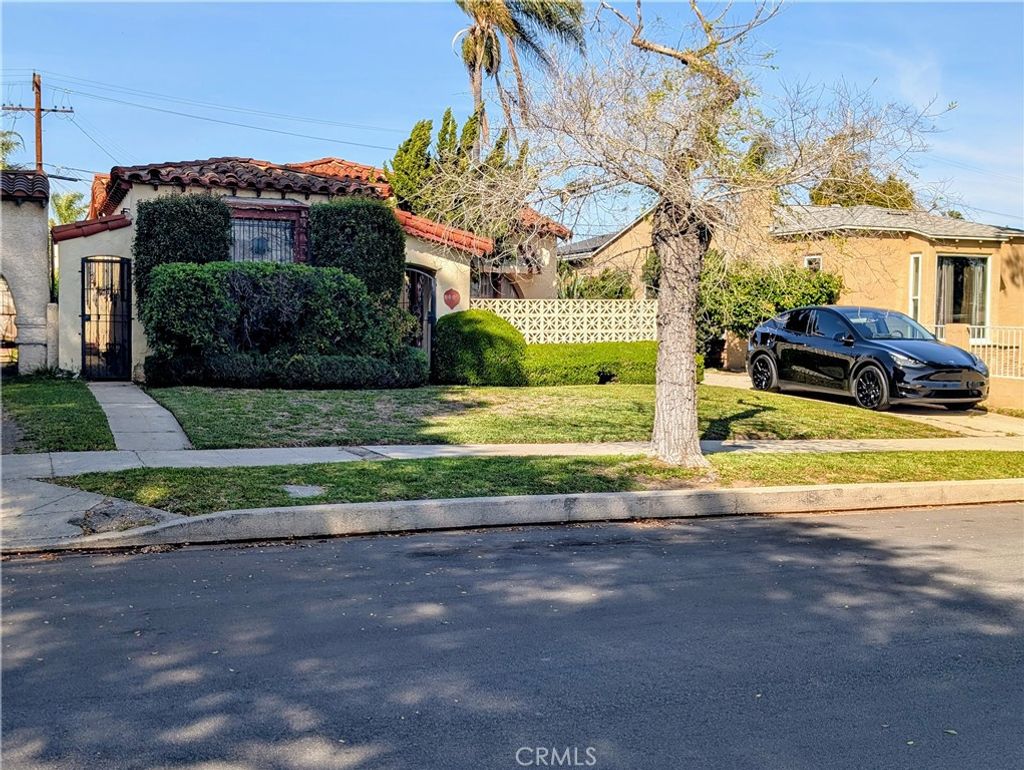 Photo of 3659 W 63rd St, Los Angeles, CA 90043 (MLS # RS26057563)