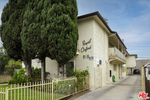 Photo of 919 N Oxford Avenue, Los Angeles, CA 90029 (MLS # 26860799)