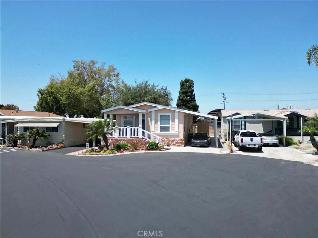 211 Albatross Lane