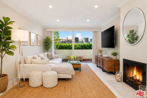Photo of 125 Montana Avenue #204, Santa Monica, CA 90403 (MLS # 26834083)