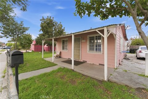 Photo of 5617 Loveland St St, Bell Gardens, CA 90201 (MLS # OC26041306)