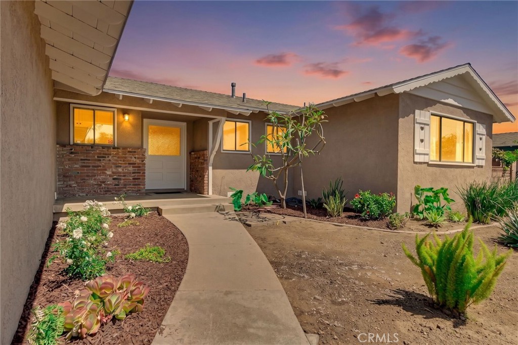 1146 N Soldano Drive