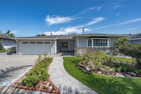 Photo of 7009 E El Paseo ST, Long Beach, CA 90815 (MLS # PW26182020)