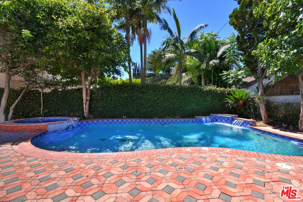 14713 Valleyheart Drive