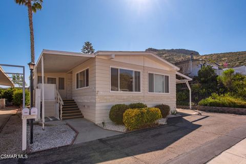 Photo of 141 La Fortuna, Newbury Park, CA 91320 (MLS # 226001829)