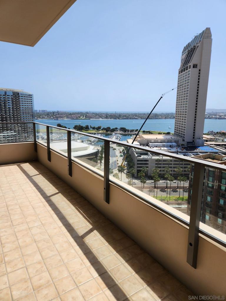 550 Front St. 1706