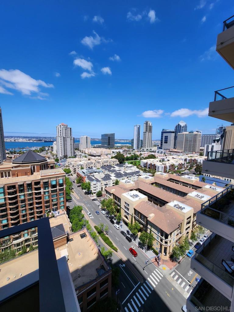550 Front St. 1706