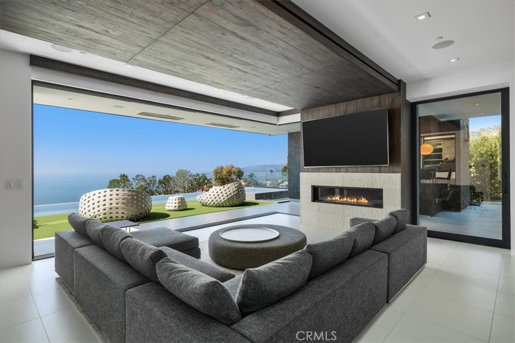 2935 Vista del Mar