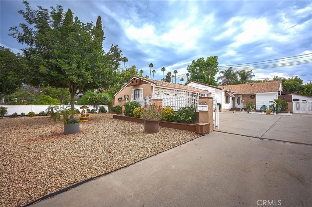 5062 Magnolia Avenue