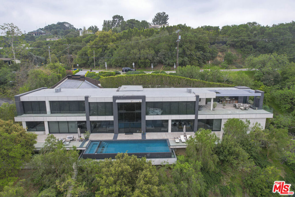 7863 Mulholland Drive