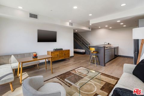 Photo of 118 N Orlando Avenue #303, Los Angeles, CA 90048 (MLS # 25614607)