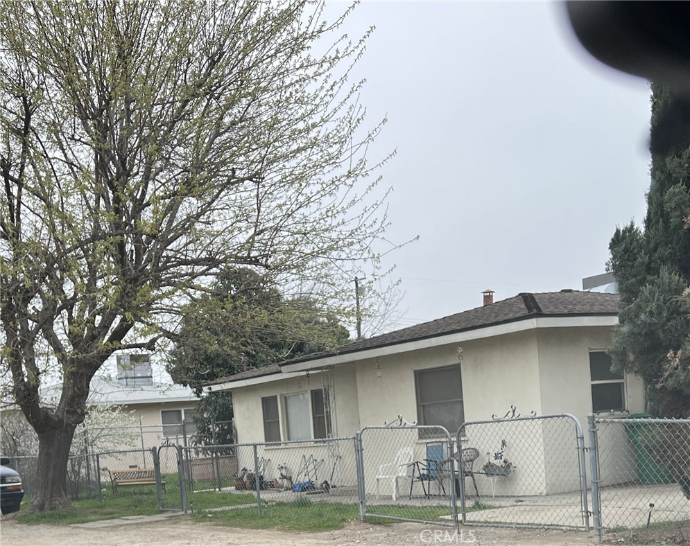 951 E 7th Street