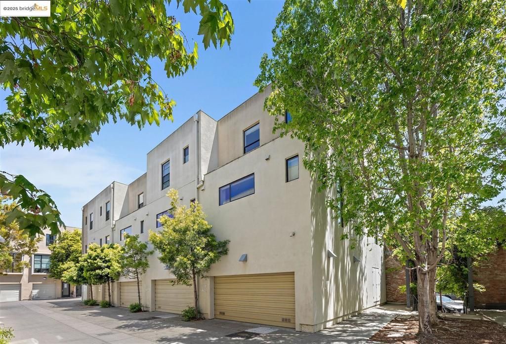 listing image 130727329993547675358