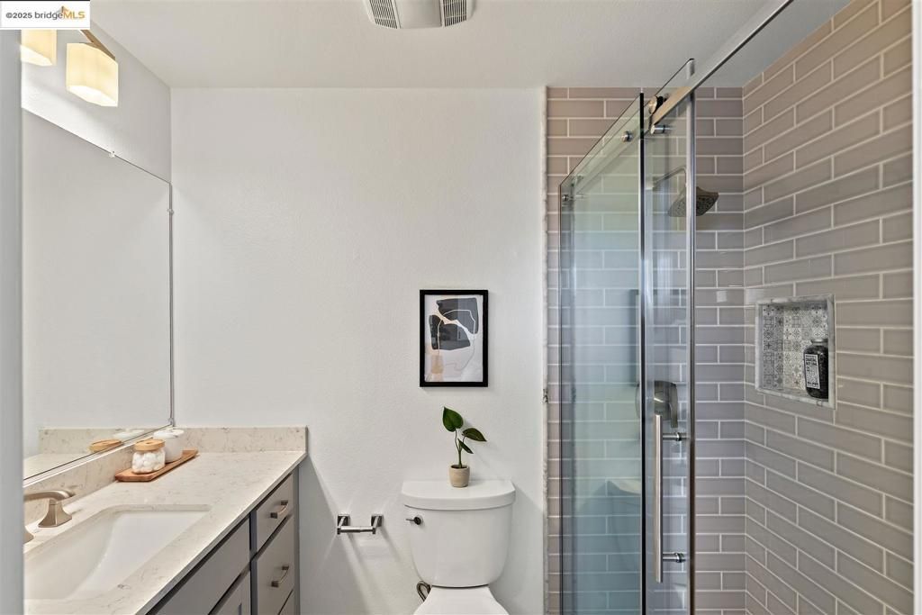 listing image 130724830777334101604