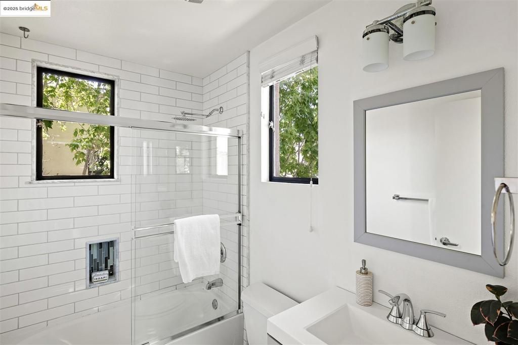 listing image 130720558982535012502