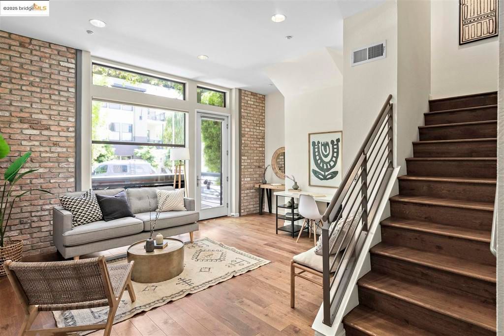 listing image 130728814510633868678