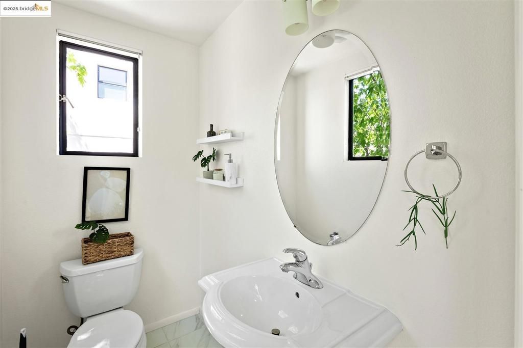 listing image 130723923032670693992