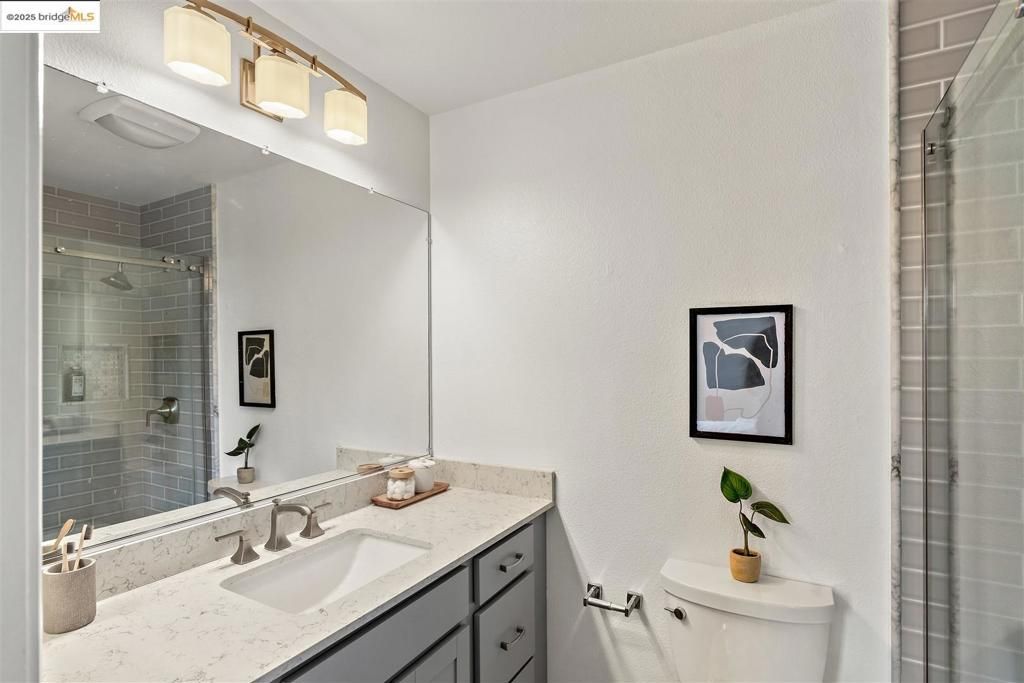 listing image 130722595219256782231