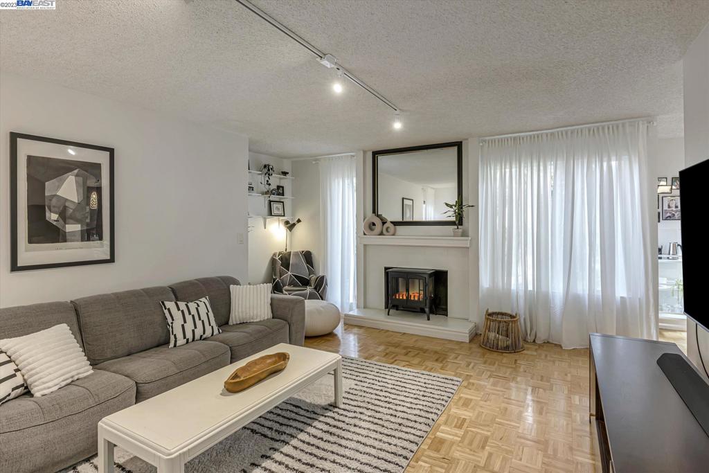 FAIRVIEW - Residential