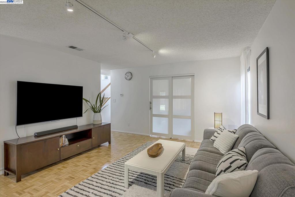 FAIRVIEW - Residential