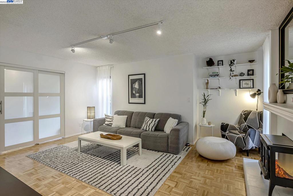 FAIRVIEW - Residential