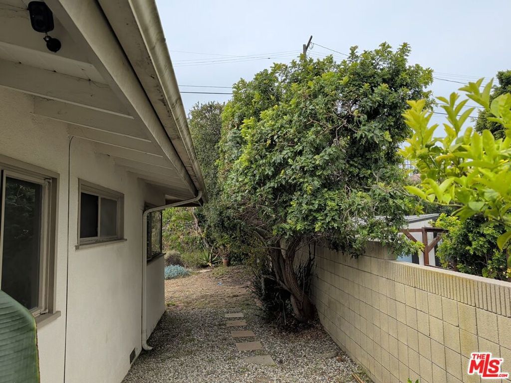Photo of 8217 Billowvista Drive, Playa Del Rey, CA 90293 (MLS # 26640811)