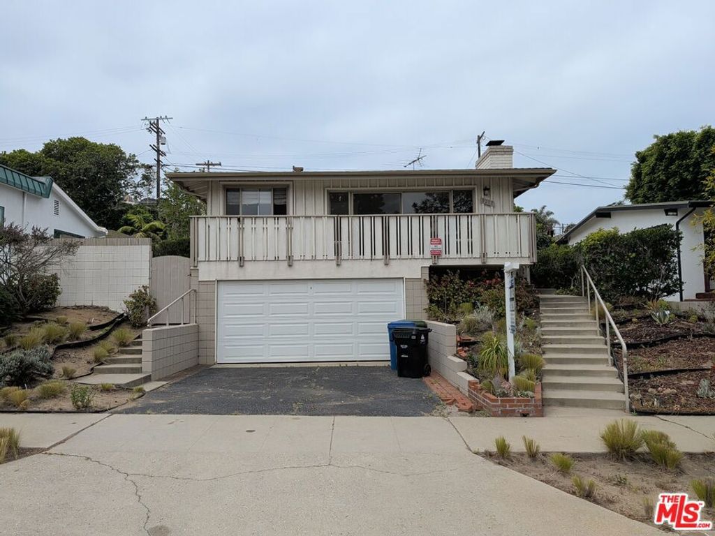 Photo of 8217 Billowvista Drive, Playa Del Rey, CA 90293 (MLS # 26640811)