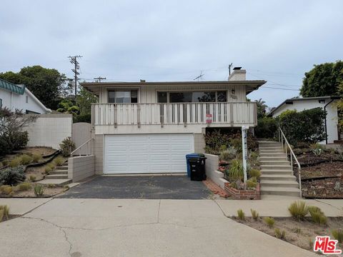 Photo of 8217 Billowvista Drive, Playa Del Rey, CA 90293 (MLS # 26640811)