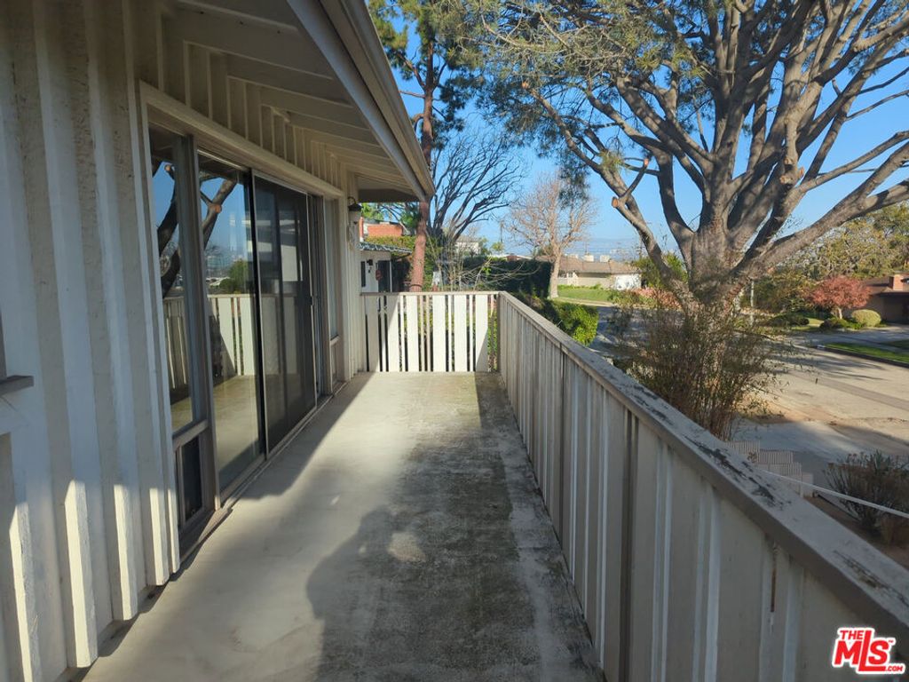 Photo of 8217 Billowvista Drive, Playa Del Rey, CA 90293 (MLS # 26640811)