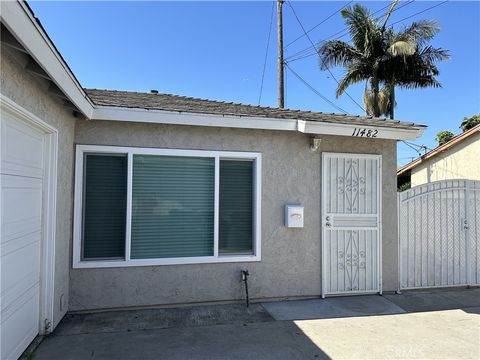 Tiny photo for 11480 Burke St, Whittier, CA 90606 (MLS # PW26049727)