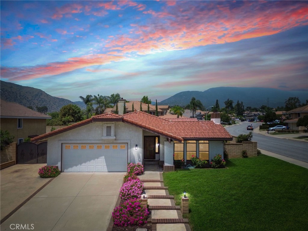 5697 Los Robles