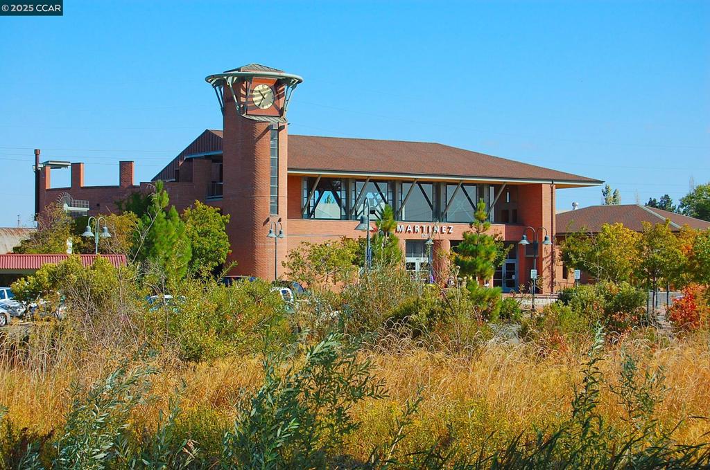 SUNRISE RIDGE - Residential