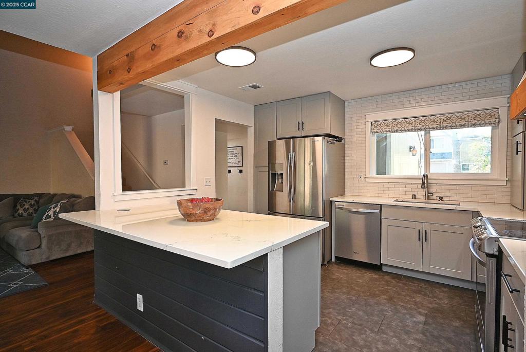 SUNRISE RIDGE - Residential