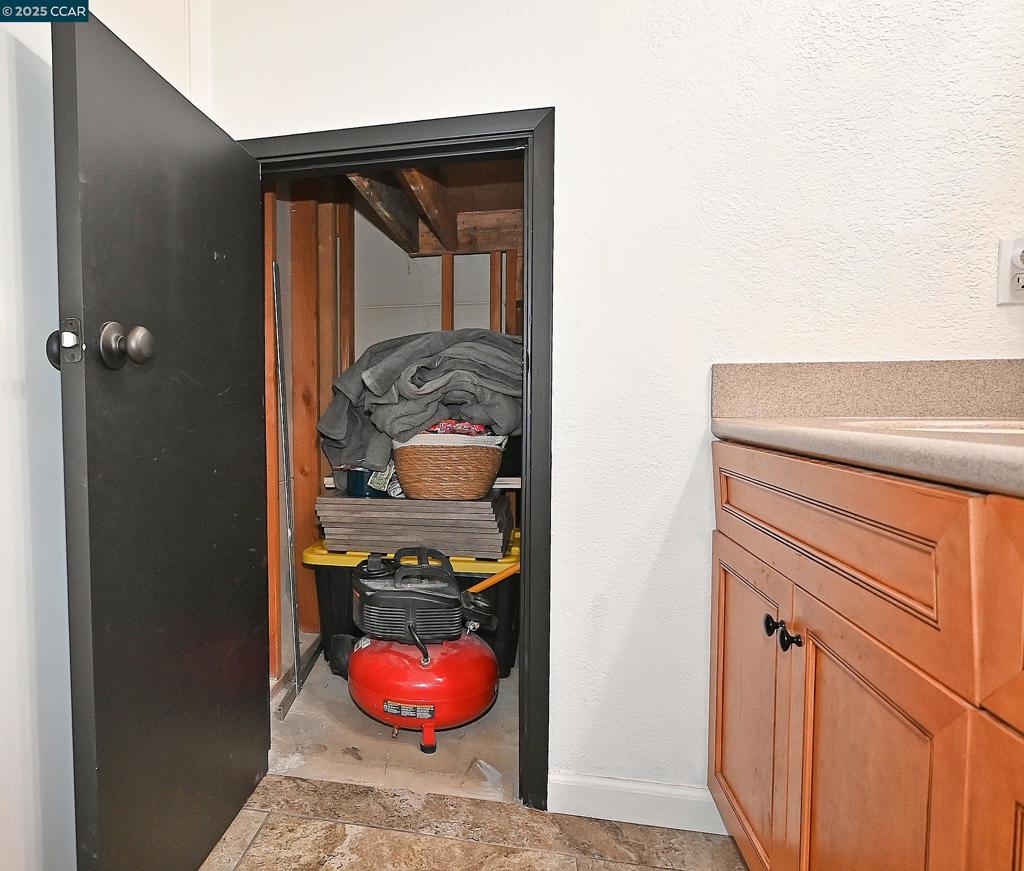 SUNRISE RIDGE - Residential