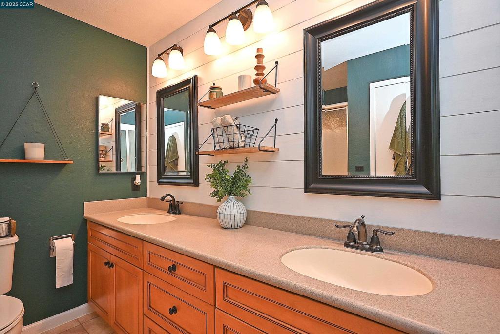 SUNRISE RIDGE - Residential