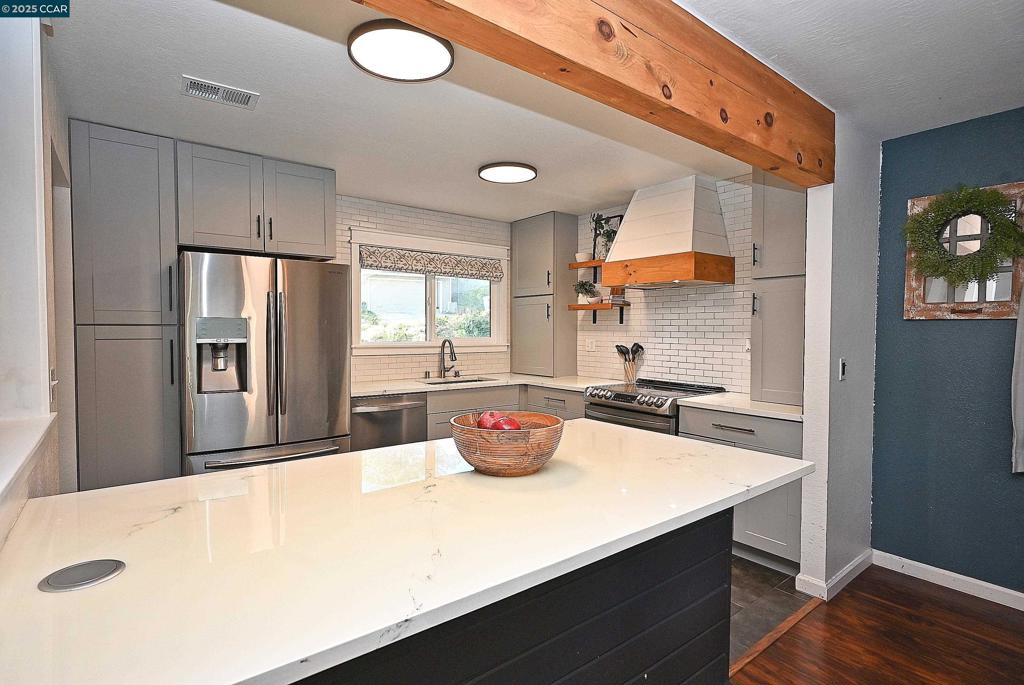 SUNRISE RIDGE - Residential