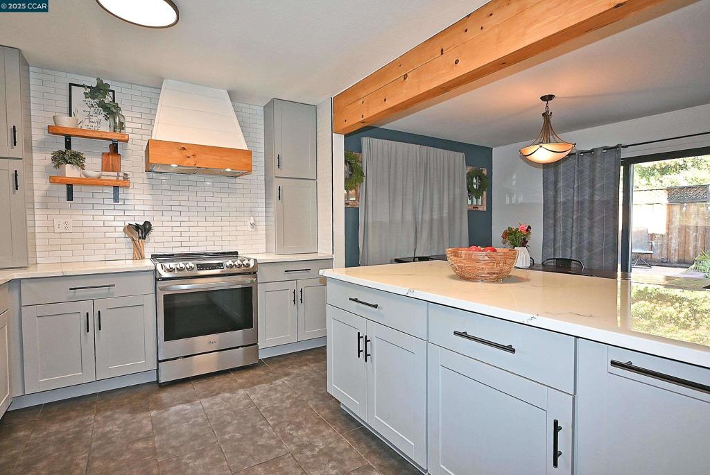 SUNRISE RIDGE - Residential