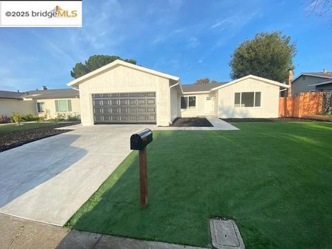 Photo of 1832 Elkwood dr Dr, Concord, CA 94519 (MLS # 41119319)