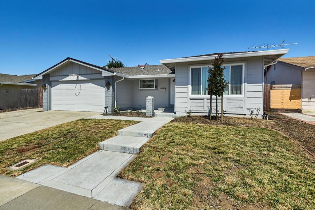 BEAUTIFUL 4 beds 2bath 1494 sq ft home in North gate community. Great location with good schools and close to Highway 880 with easy access to Bart, Facebook, Google and major tech companies.